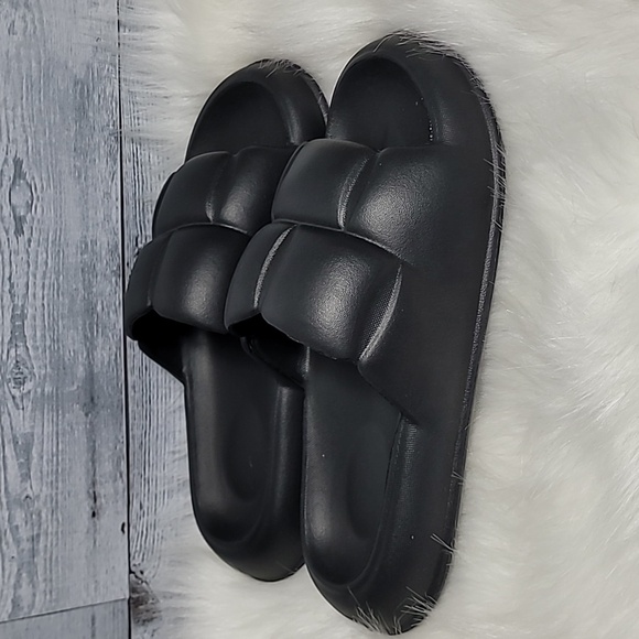 Black Slides Sz Mens 8.5-10 Womens 10-12 - Picture 1 of 4